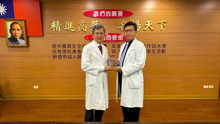 115年1月院務會議獻獎-114年醫事機構戒菸服務績優競賽醫學中...